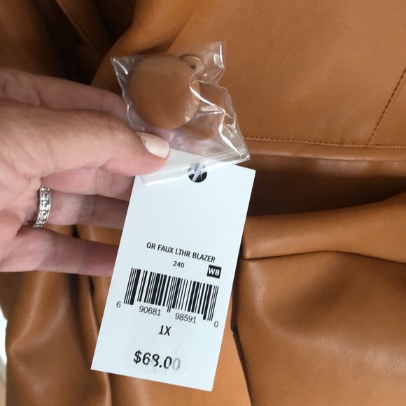 Gorgeous 1X Butter Soft Faux Leather Blazer terra-cotta/caramel colour NWT - Picture 7 of 9